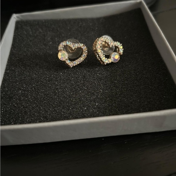 Jewelry - Elegant Silver color Heart Earrings